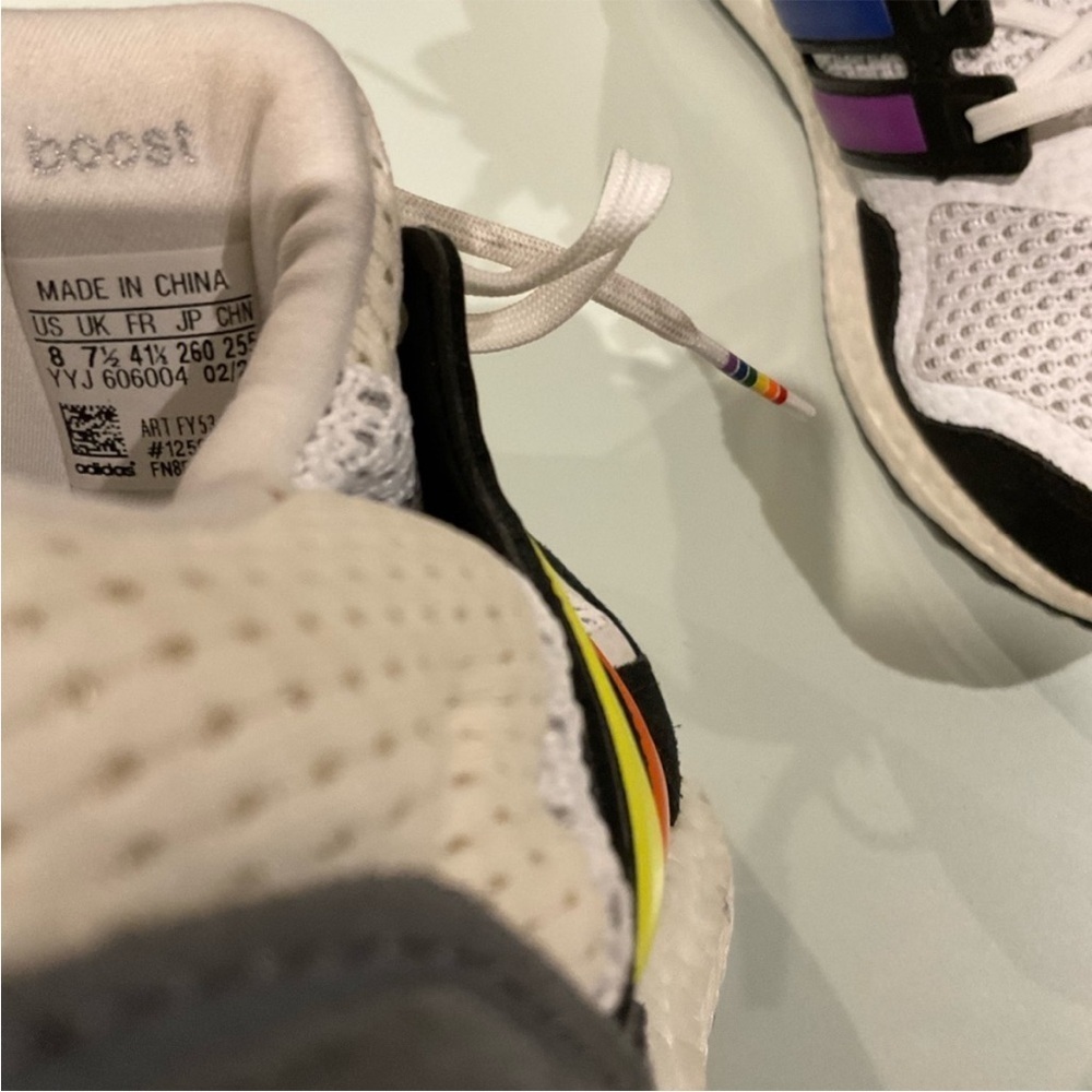 ADIDAS ULTRA BOOST LOVE UNITES SIZE 8 PERFECT CONDITION - Picture 8 of 8